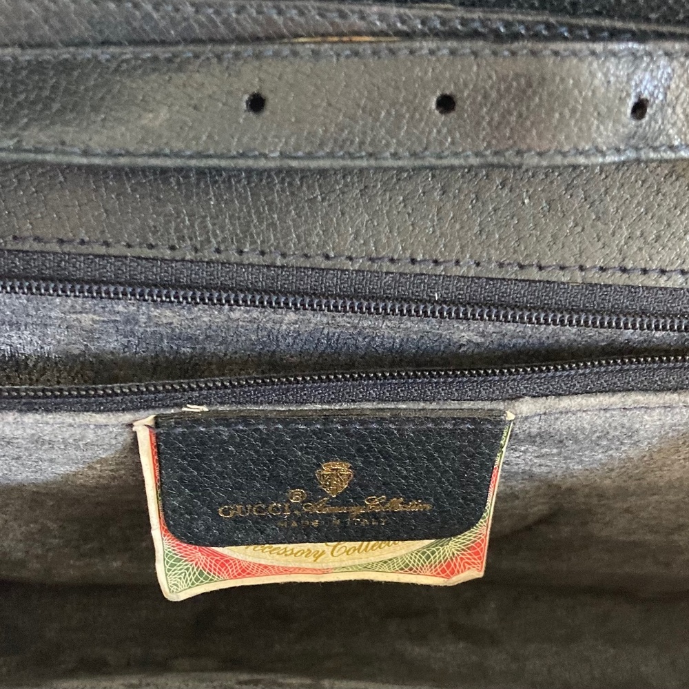 Authentic , Vintage Gucci Plus Envelope/Shoulder bag